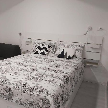 Holiday House Fieravecchia Salerno Exterior photo