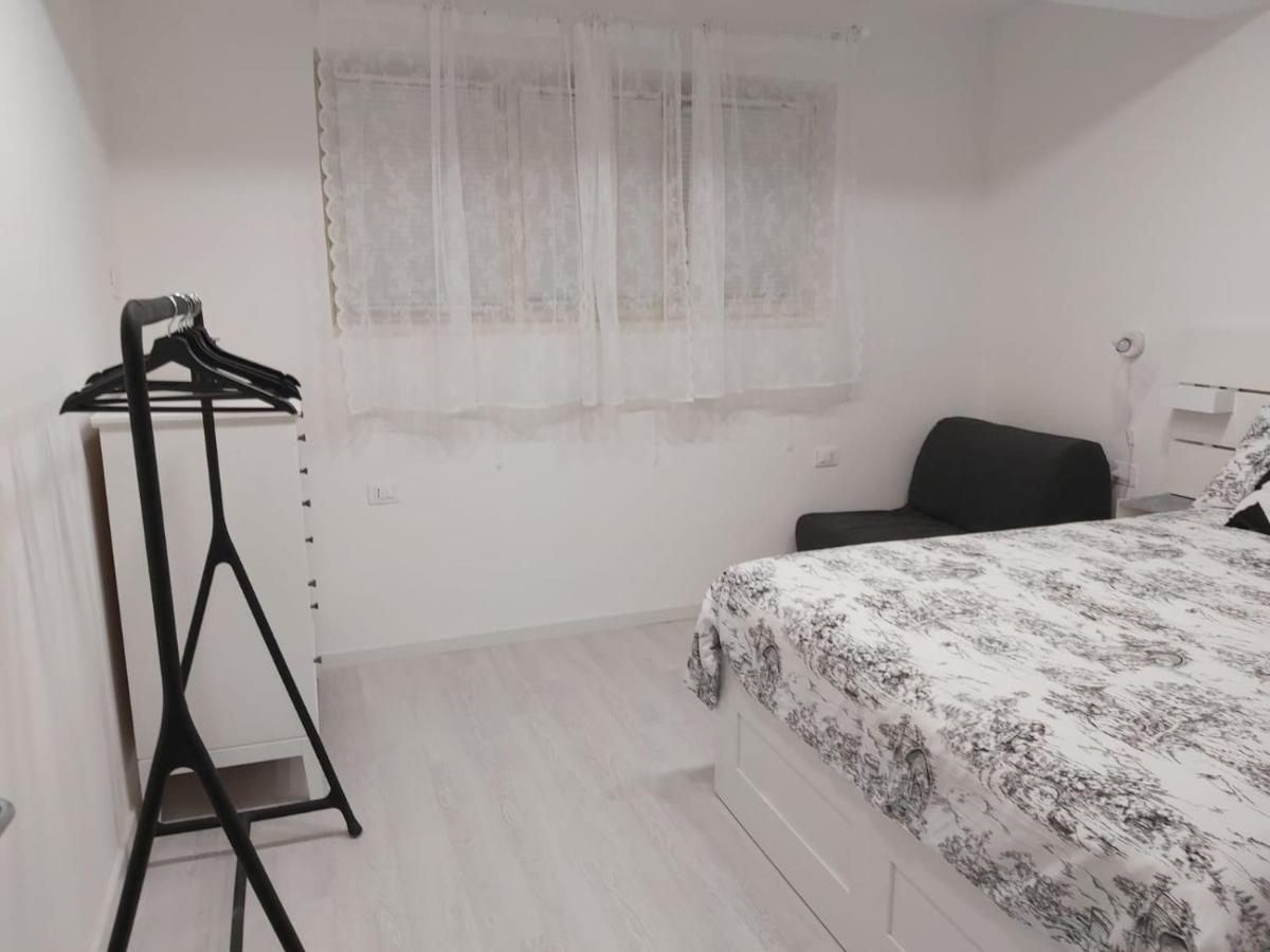 Holiday House Fieravecchia Salerno Exterior photo