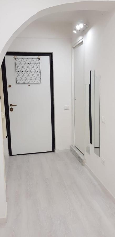 Holiday House Fieravecchia Salerno Exterior photo